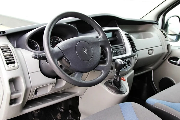 Renault Trafic cena 58990 przebieg: 208900, rok produkcji 2013 z Biała małe 466